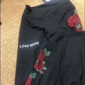 Spiritual Gangster size small leggings.